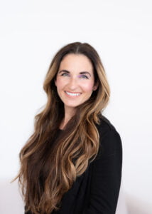 Carly Martin REGISTERED SOCIAL WORKER | EMDR SPECIALIST B.A., B.S.W., R.S.W., C.C.C., M.A.C.P.